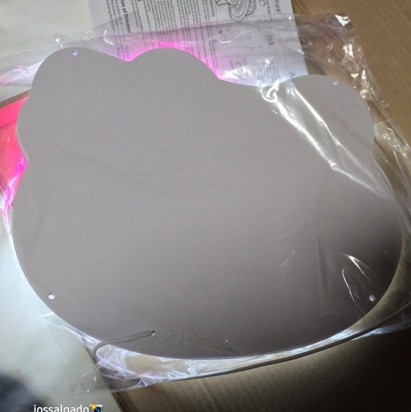 New Hello Kitty Led lighted mirror 15" - Picture 10 of 10